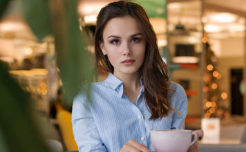 Eleganckie koszule damskie – kroje, kolory, wzory… Jak dopasować koszulę damską do sylwetki? Eleganckie koszule damskie – kroje, kolory, wzory… Jak dopasować koszulę damską do sylwetki?